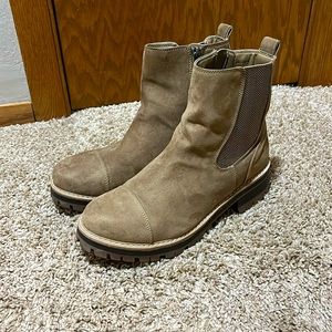 Faux-suede Chelsea Boot sz 9 wide